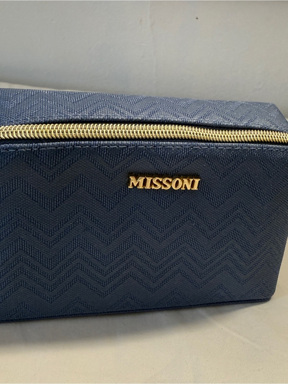 Missoni Navy Zigzag Makeup Pouch with Gold Logo - Picture 3 of 4